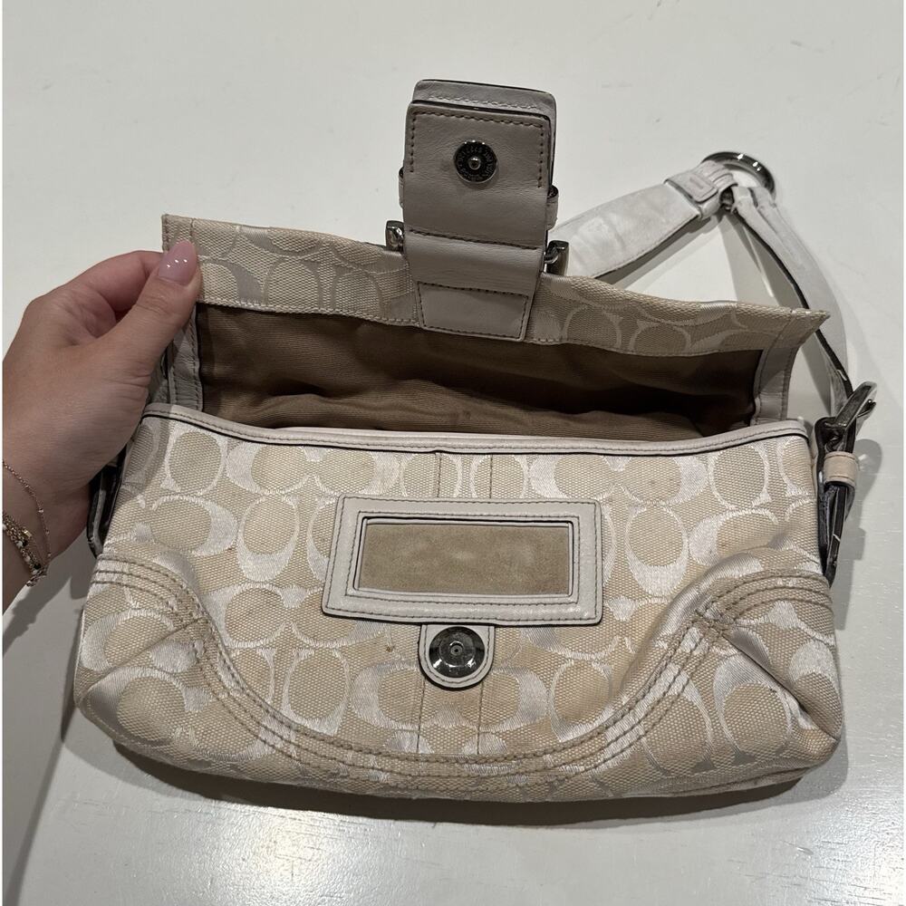 Coach Shoulder Bag White Soho Pre Owned Condition - Picture 4 of 10